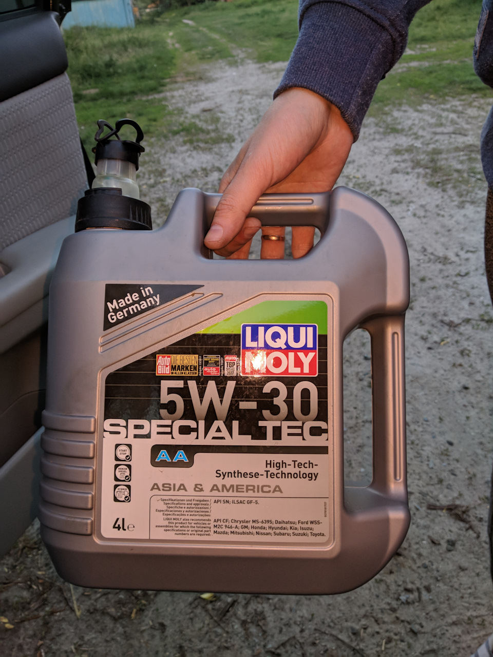 Задні пружини kyb ra6495. Олія liqui Moly 5W30 special tec AA 5