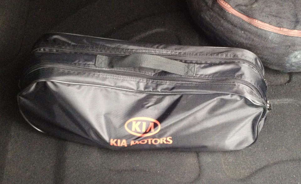 Сумка автомобіліста KIA. 1