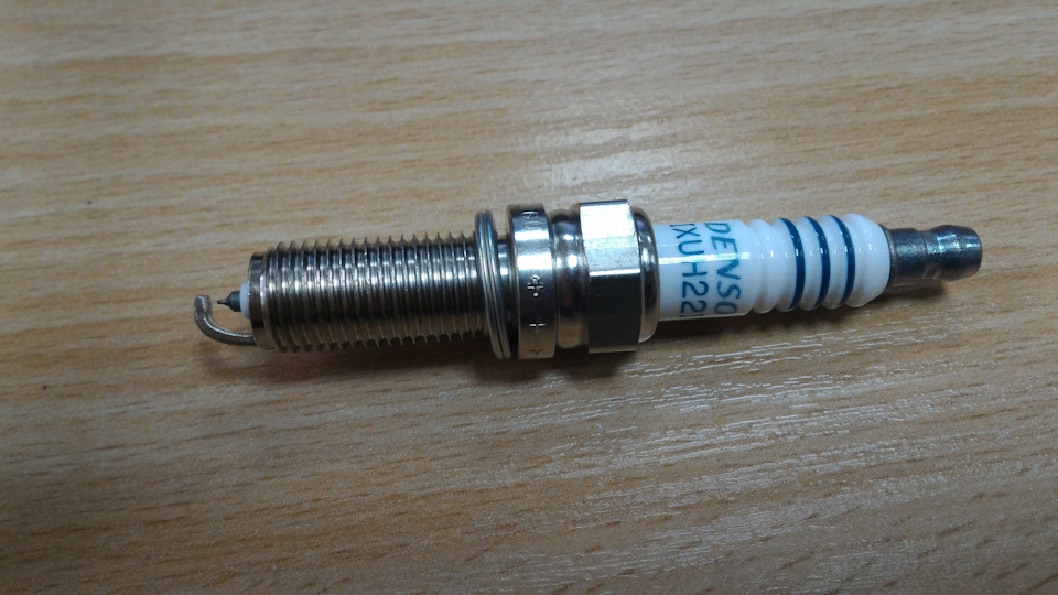 Заміна свічок: DENSO Iridium Power IXUH22I 2
