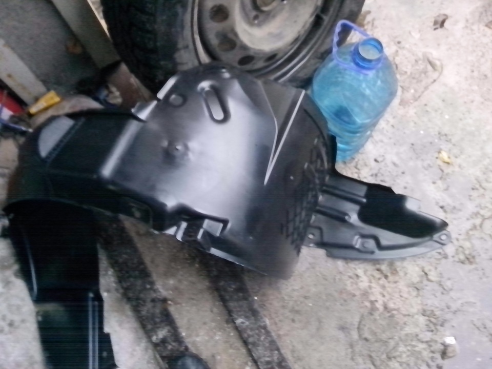 Перевзуття на зиму! Kumho KW 19+ замінив розбитий підкрилок 2
