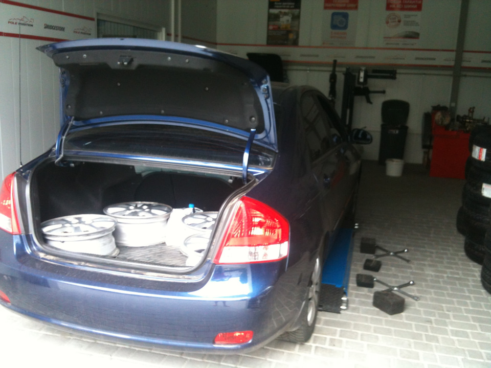 Сані на зиму готові, Bridgestone Blizzak VRX 1