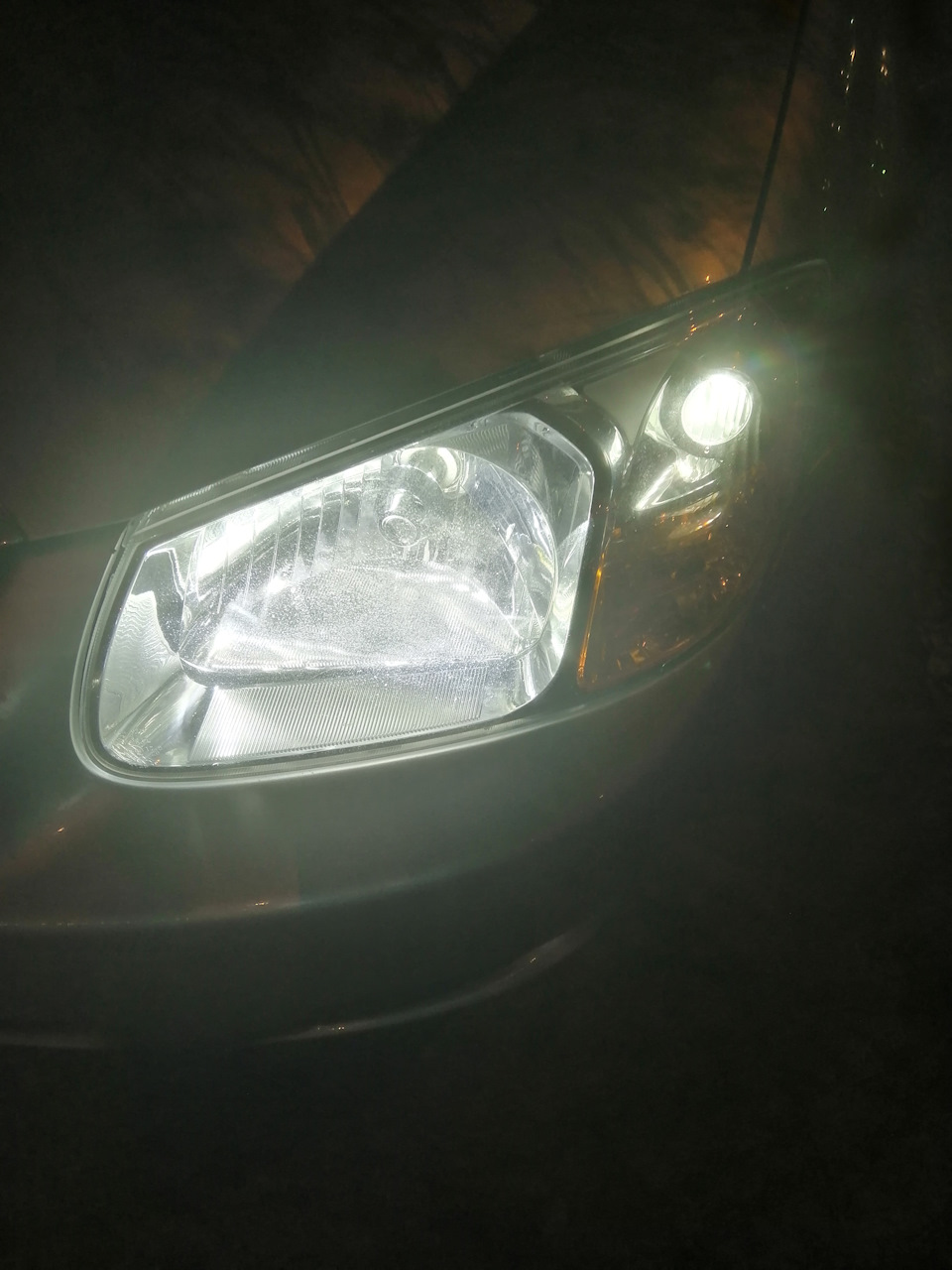 LED Лампа H4 6000K 2