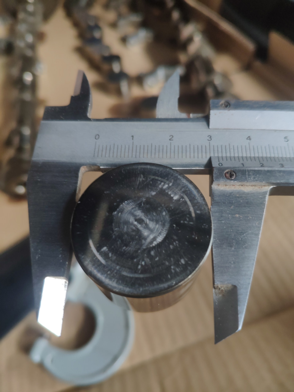 Як можна потрапити при регулюванні зазорів клапанів 5