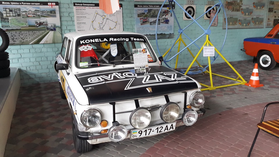 Музей історії автомобілів 3