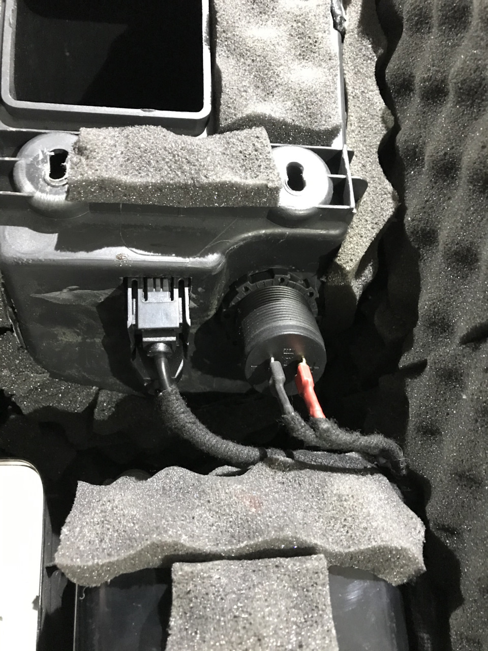 Зарядка для телефону та usb & aux для магнітоли 5