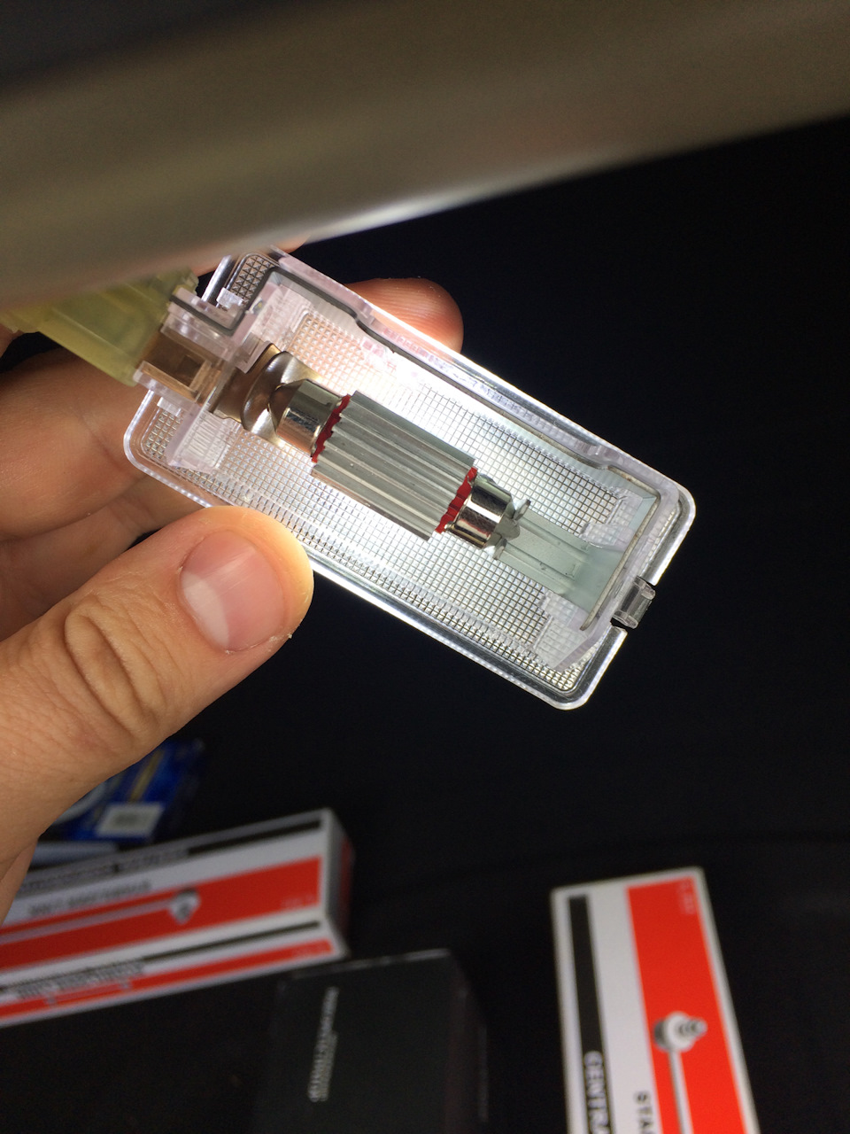 Пересвіт салону в Led 5