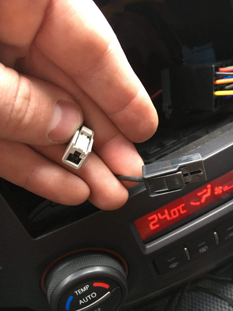 Заміна ГУ (Pioneer Avic-F940BT) 4