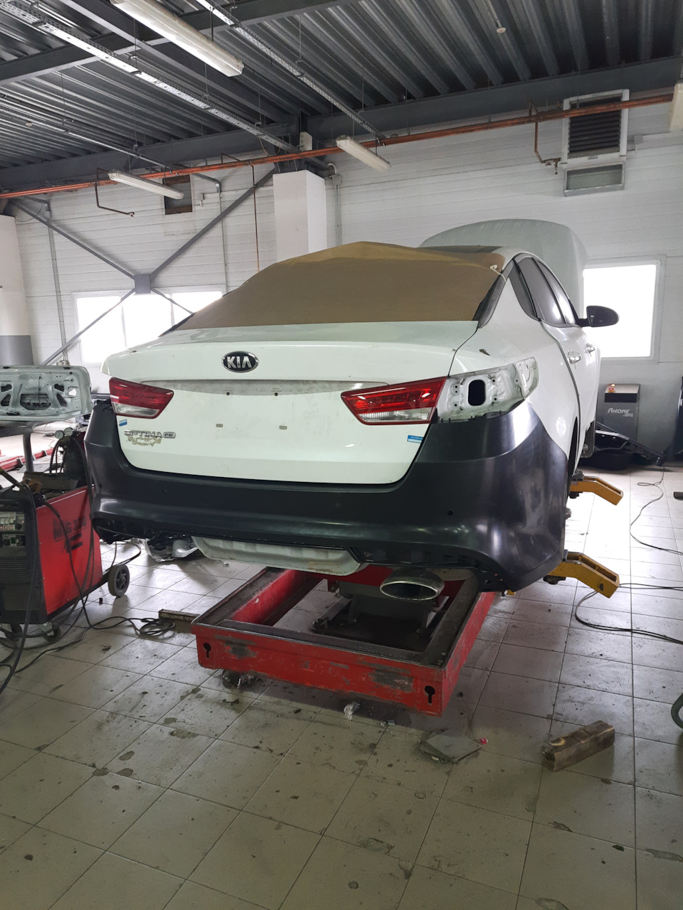 Задній бампер для Kia Optima USA. 4