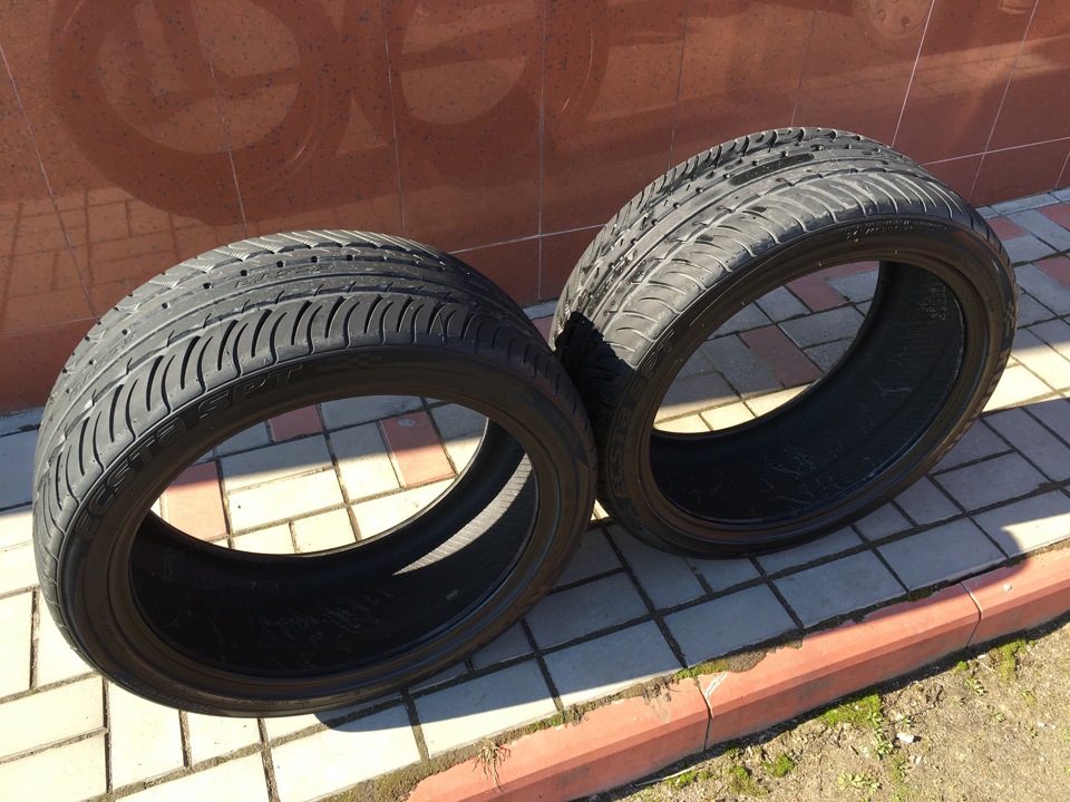 Продам пару нових покришок Kumho ecsta spt ku31 1
