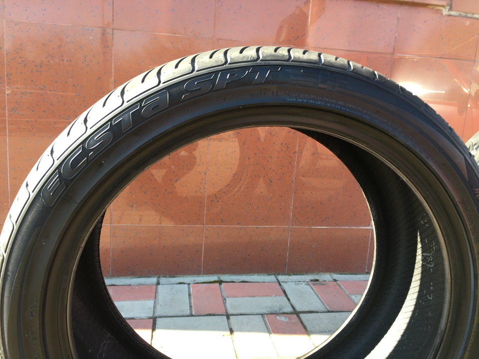 Продам пару нових покришок Kumho ecsta spt ku31 3