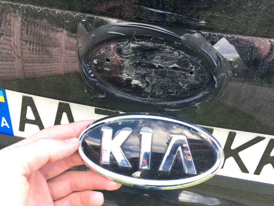 #25 Заміна емблем Kia 5