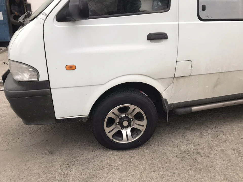 Нова гума R15 205/70 AT