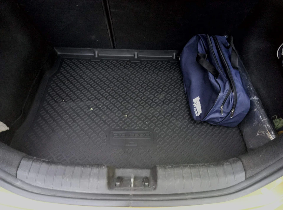 Килимок в багажник Hyundai/KIA R8570 1H002