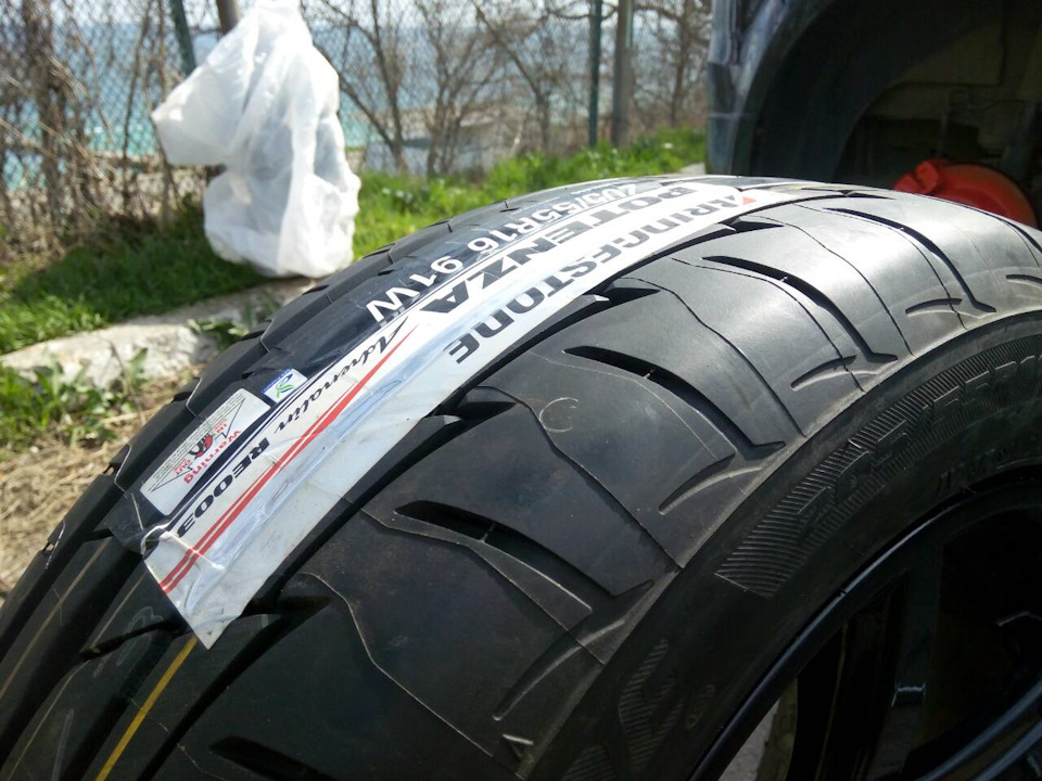 Літні шини Bridgestone Potenza RE003 Adrenalin 205/55R16 91W 3