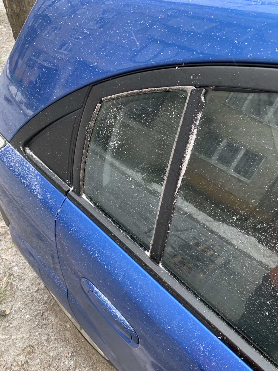 Заміна гумок дверей ущільнювача заднього скла Kia Rio JB 2 3