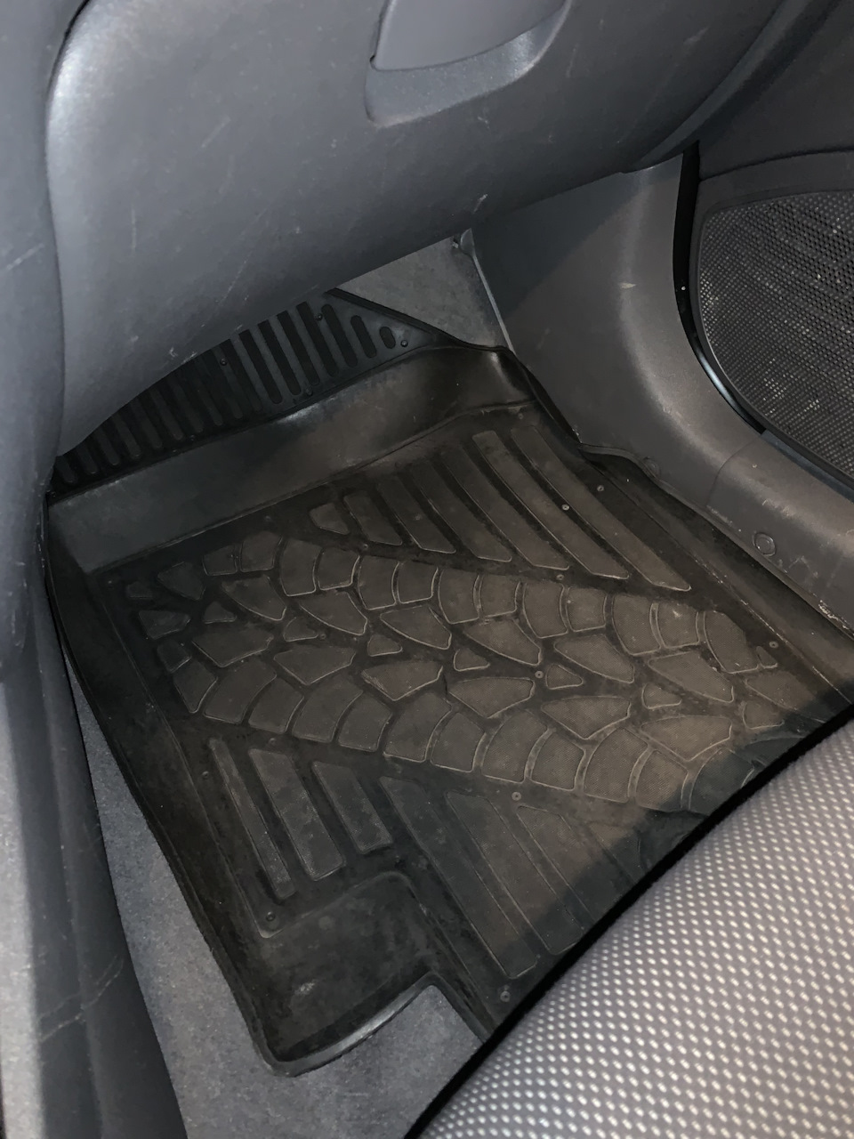 Запчастини на Kia Rio 5