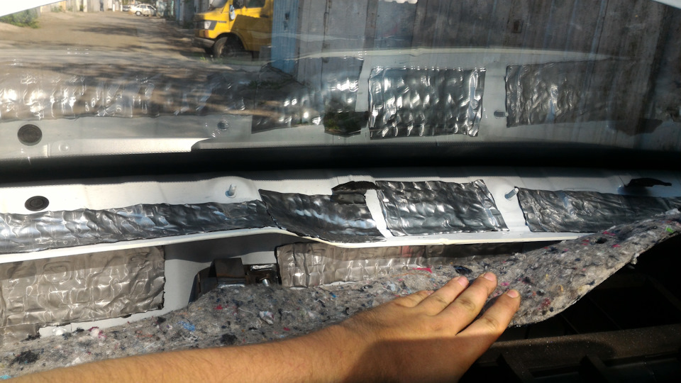 Шумоізоляція передньої частини салону. 3