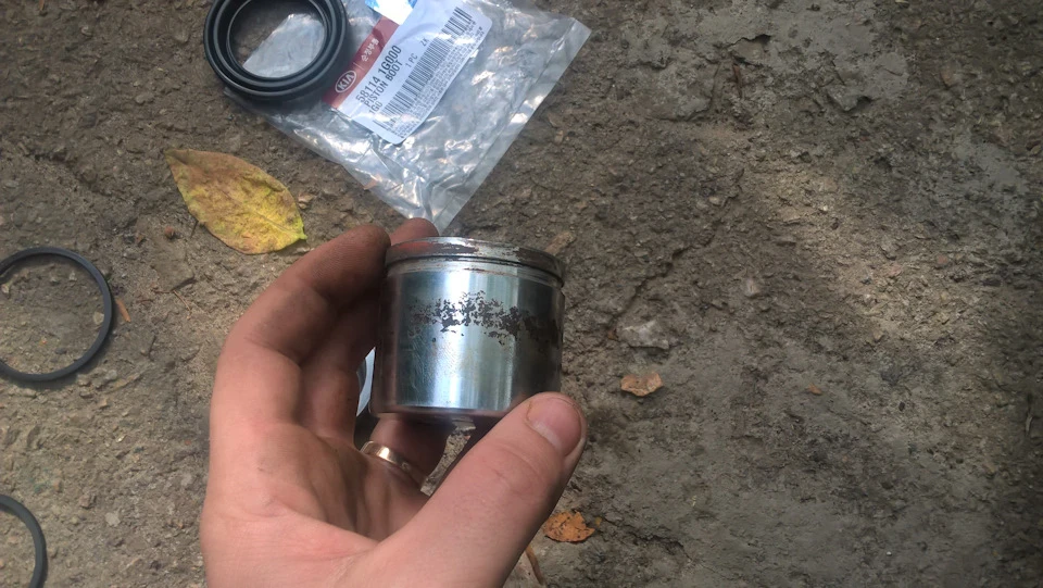 Заміна гальмівного поршня