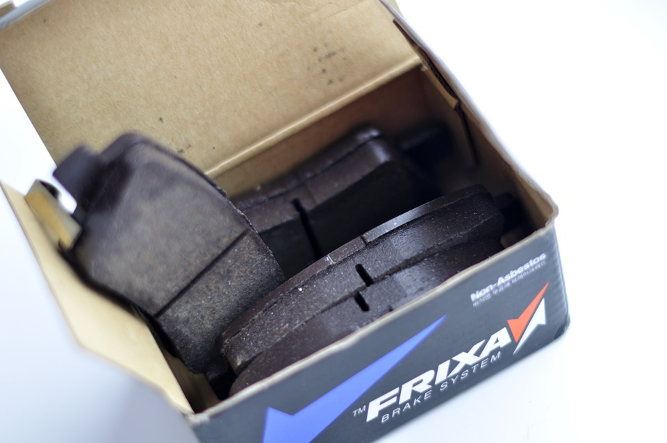 100.KIA RIO III (NEW 2012); Заміна задніх гальмівних колодок на Hankook Frixa FPH26R 4