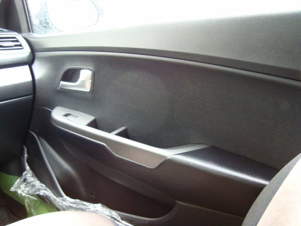 1.KIA RIO III (NEW 2012) Салон 4