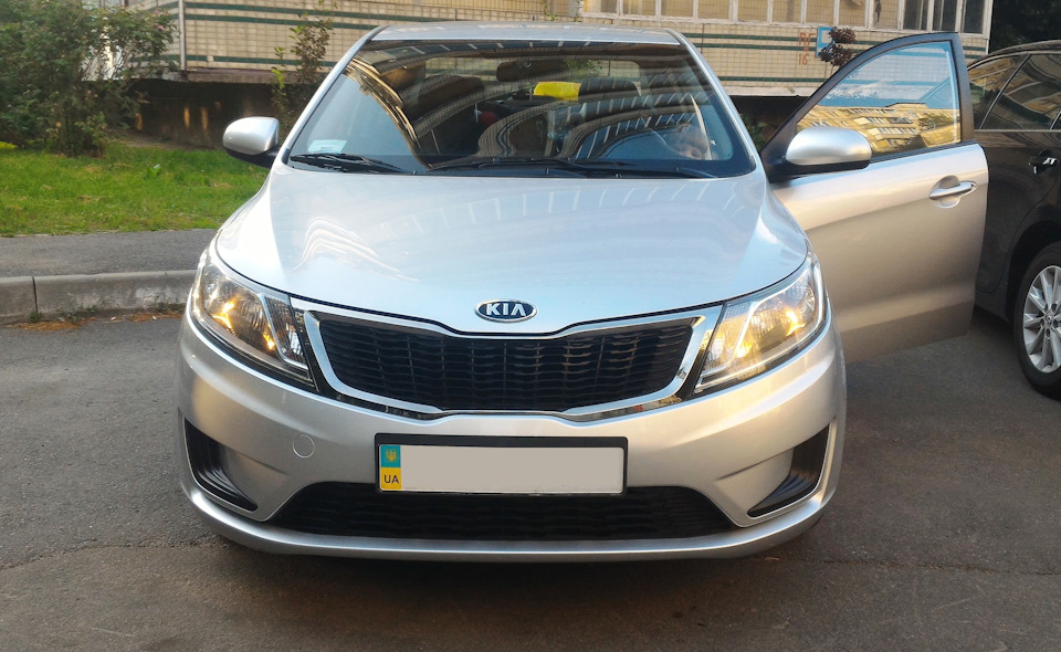 95.KIA RIO III (NEW 2012): Заміна ламп головного світла на Philips H4 X-Treme Vision +100% 3