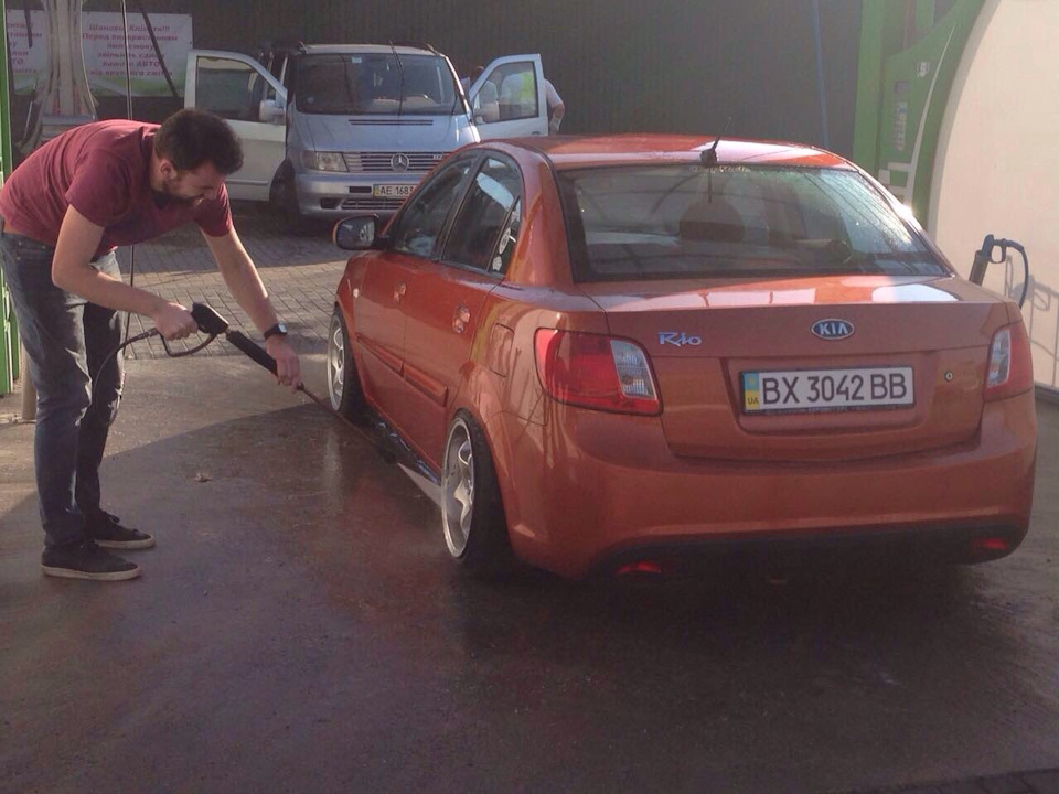 Продав. 1