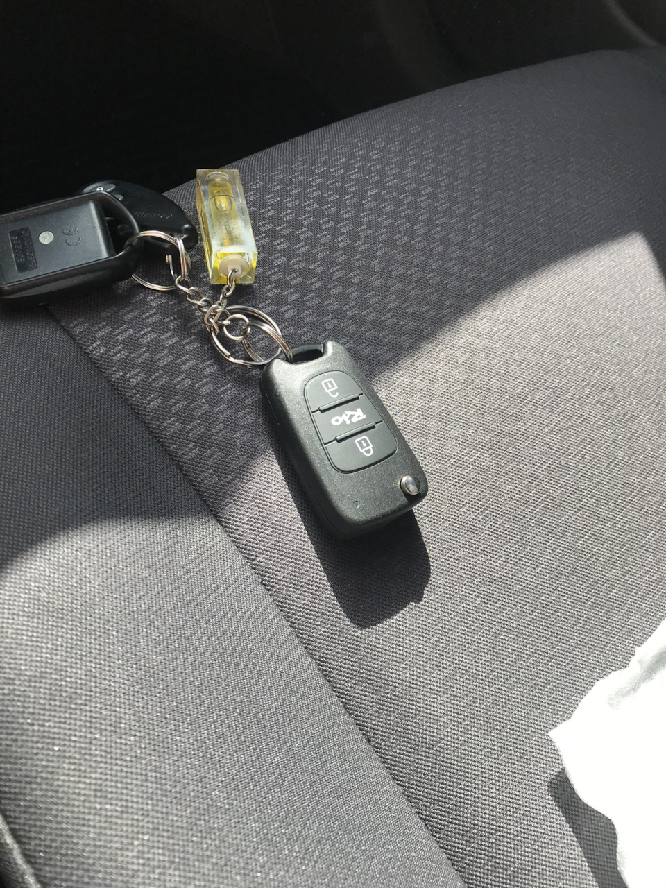 Викидний ключ KIA Rio 4