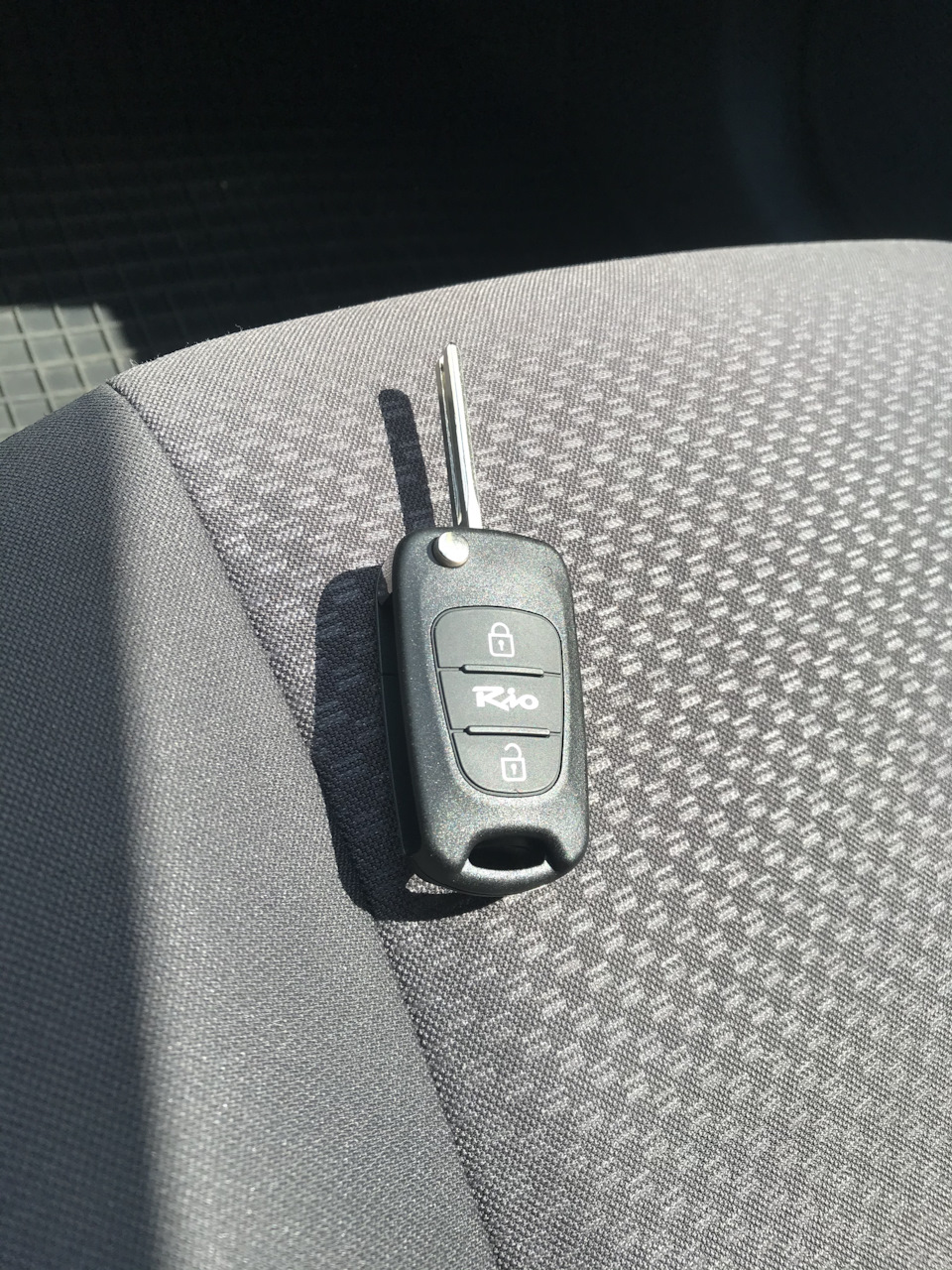 Викидний ключ KIA Rio 1