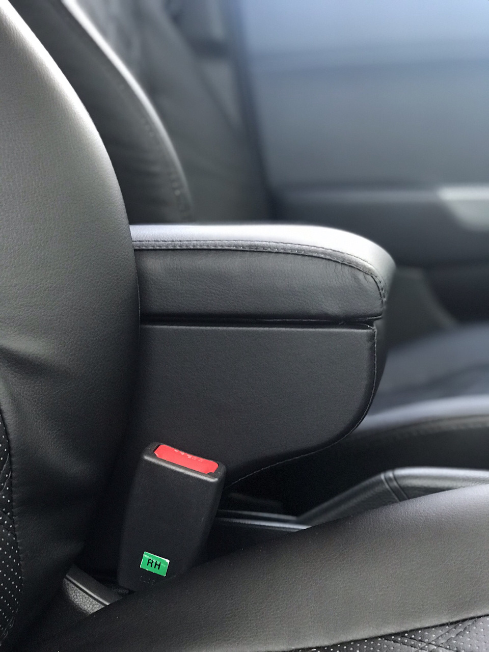 # Підлокітник ArmRest 1