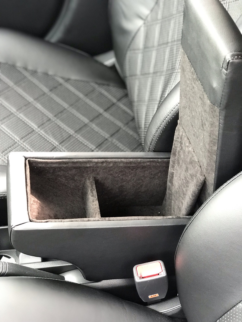 # Підлокітник ArmRest 4