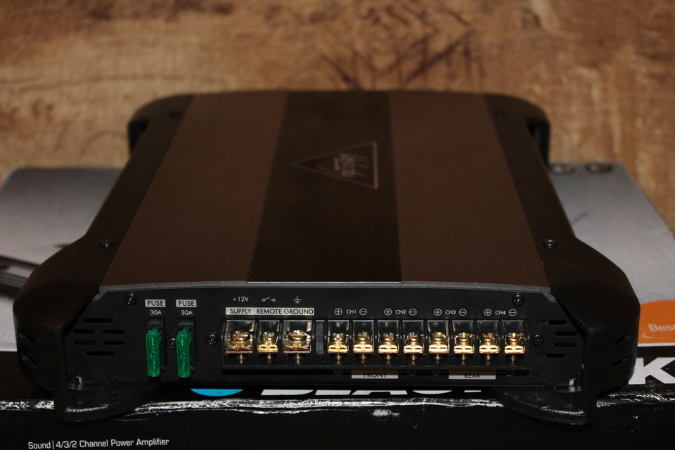 Підсилювач Blaupunkt VA-475 2