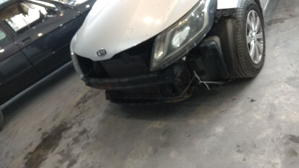 З бамперами не щастить цього року... 5