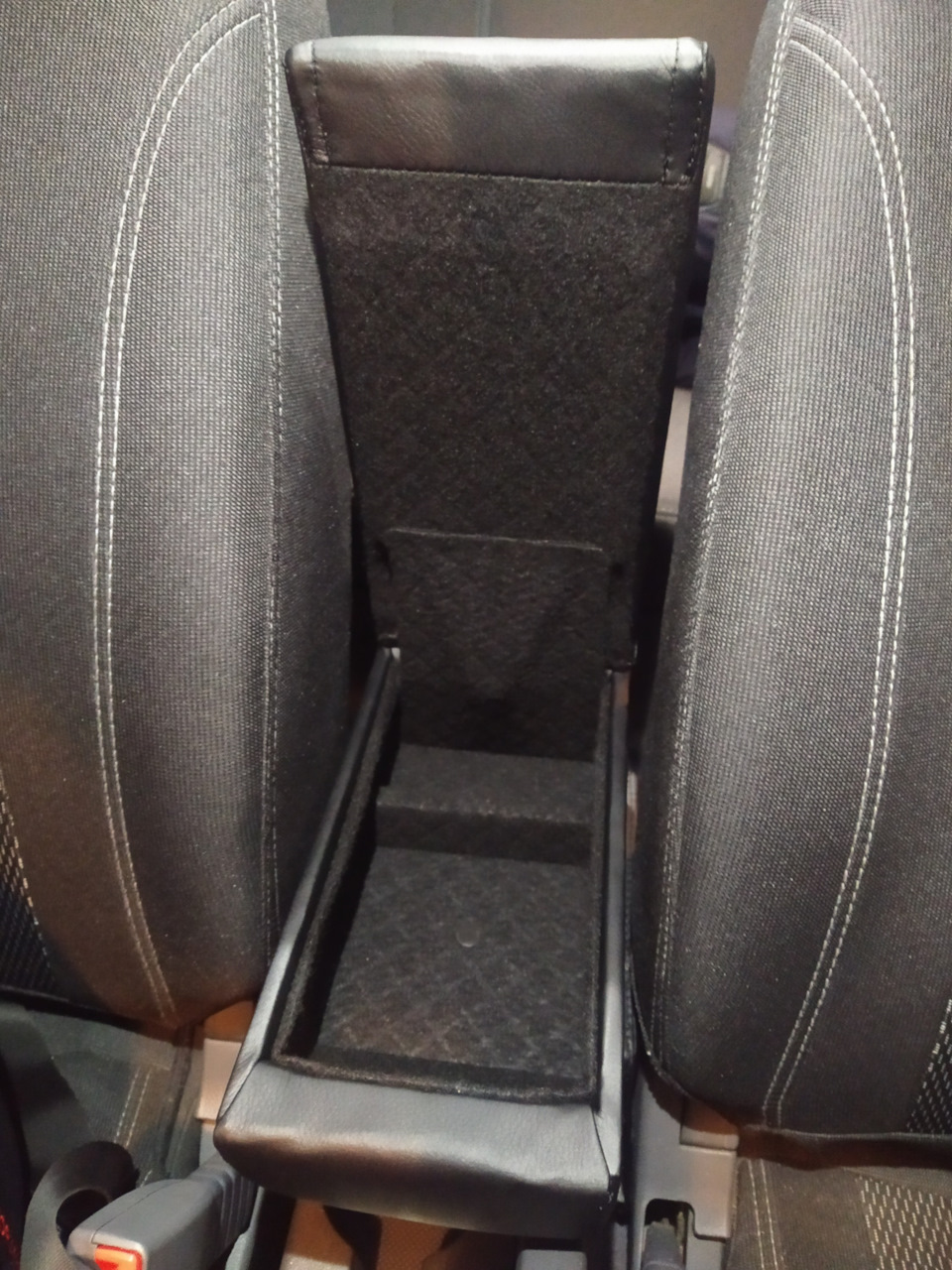 Підлокітник Armrest 2