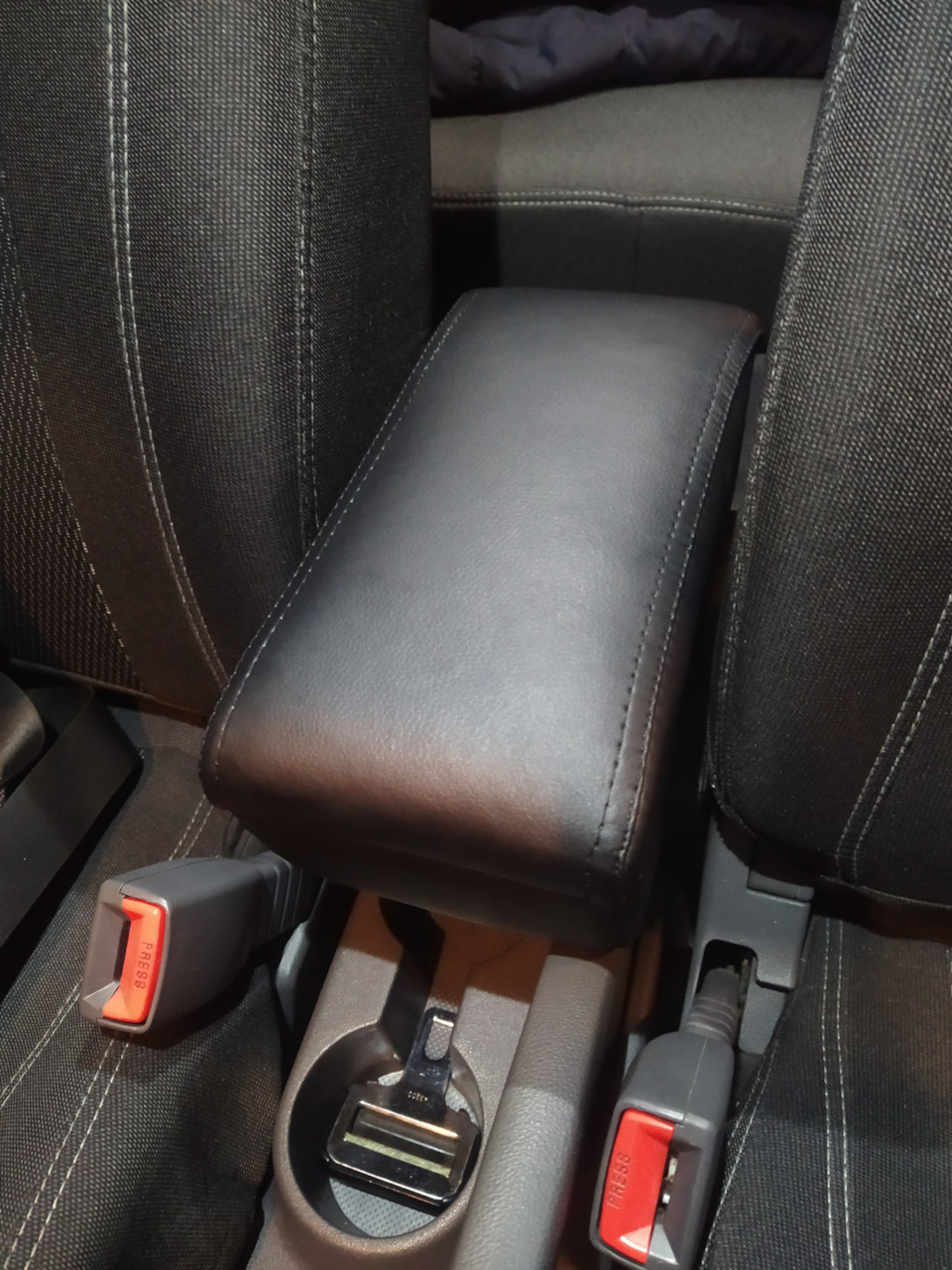Підлокітник Armrest 3