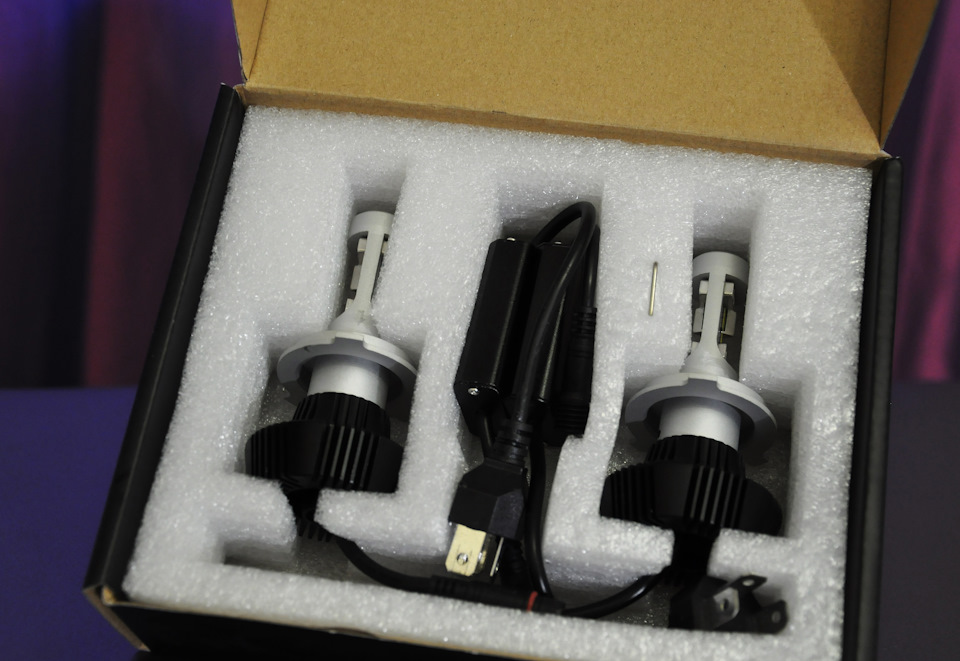 LED лампи ближнього та далекого світла H4 with Philips chips 3