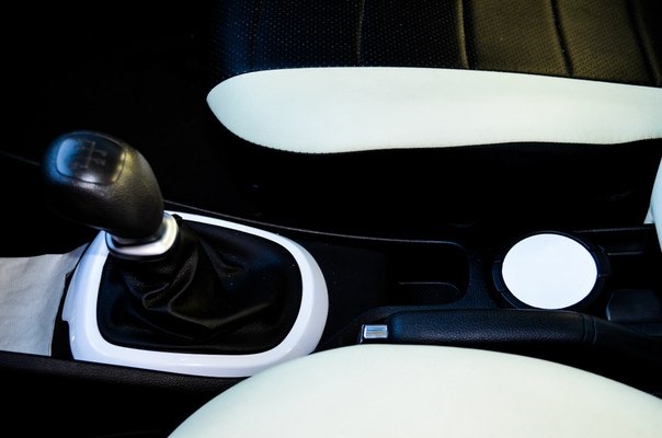 Доробка салону авто White-Black 2