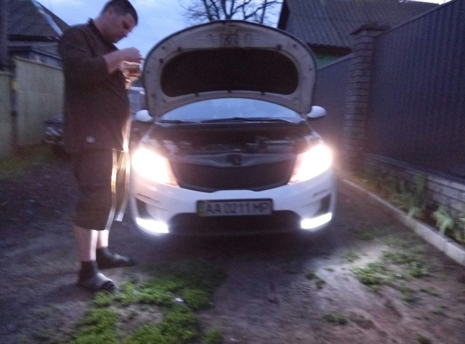 Заміна ламп головного світла 2