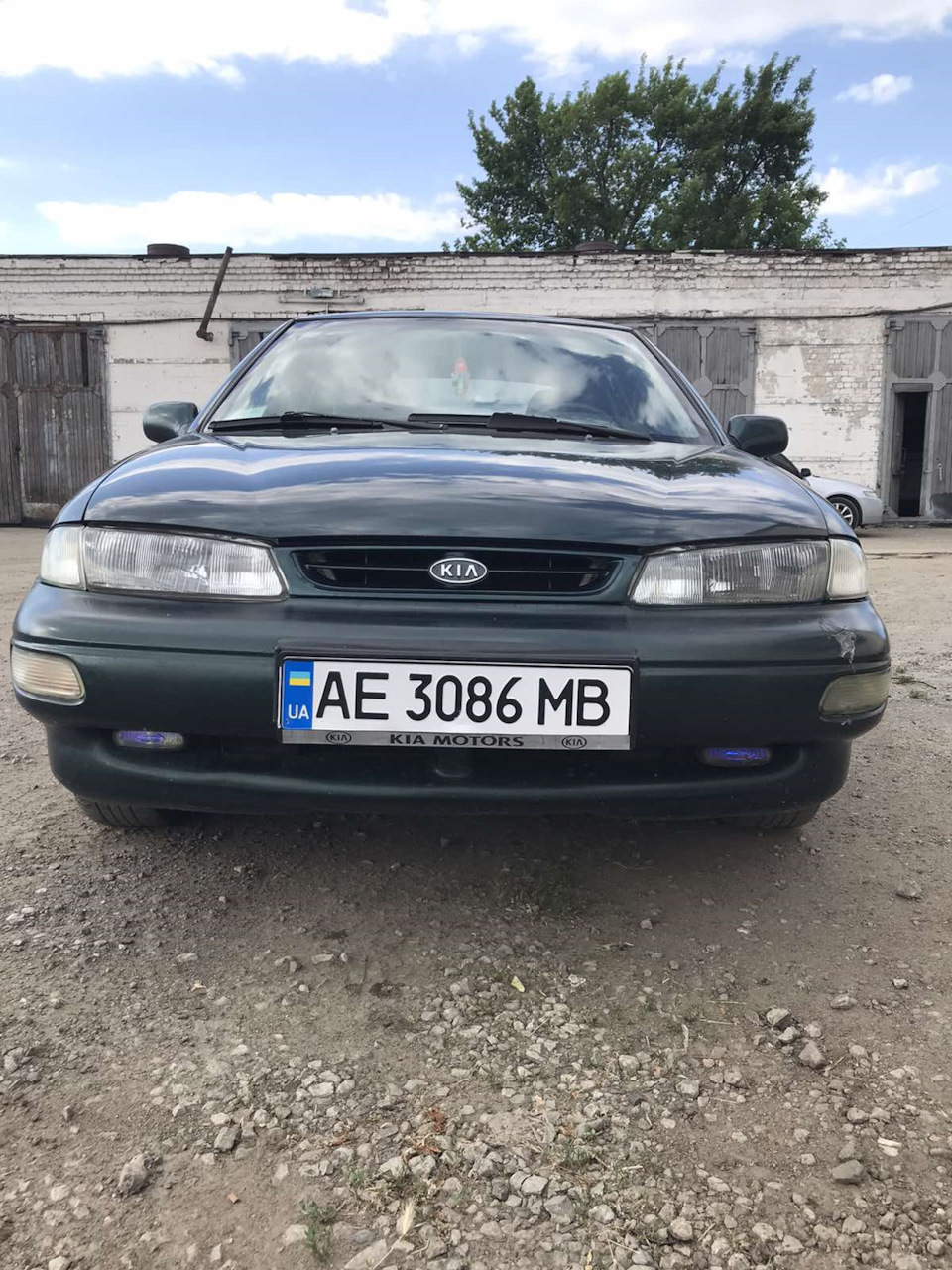 Продам свою Kia Sephia 1