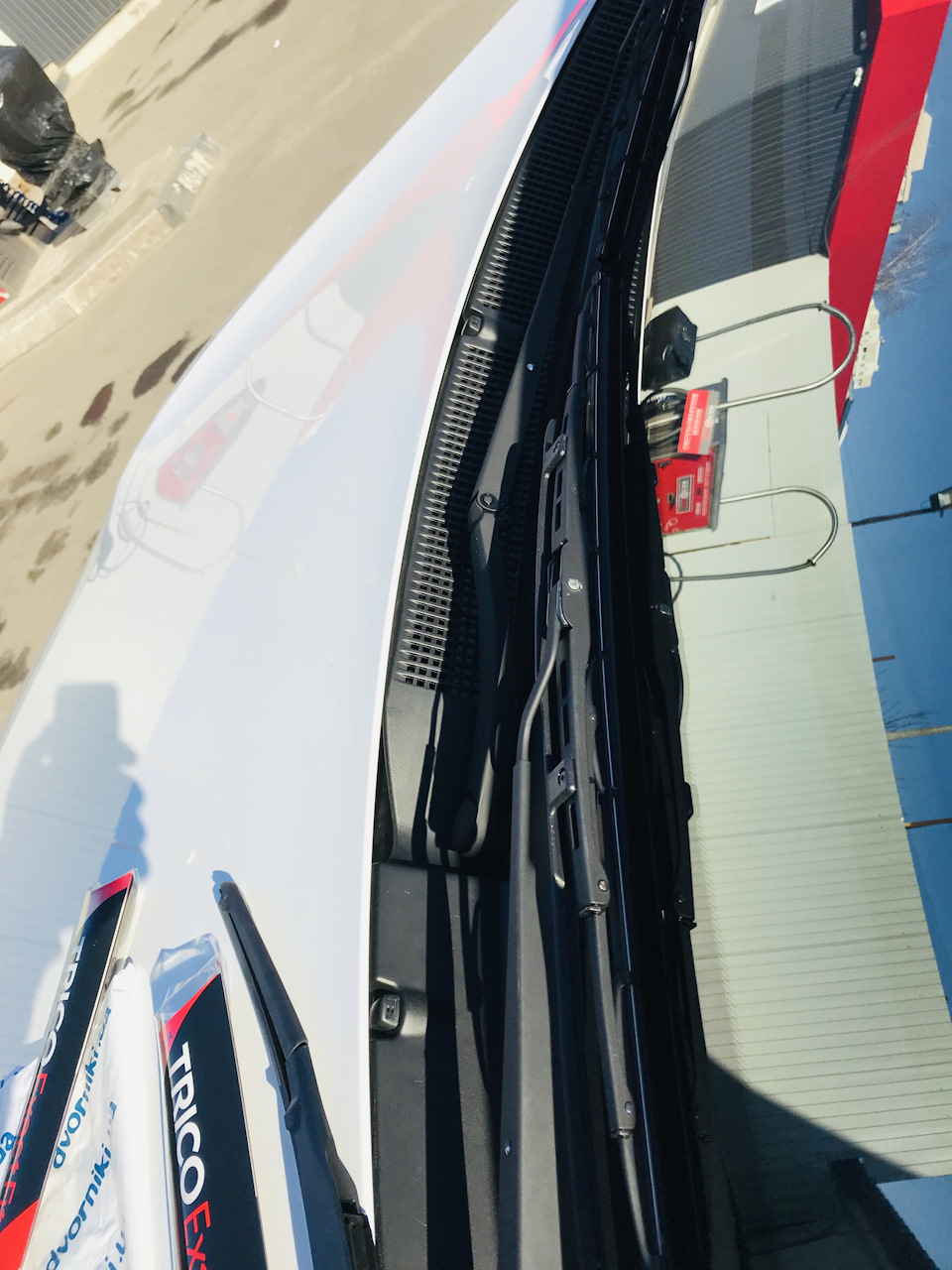Нові гібридні двірники Trico Hybrid (Fit) 1