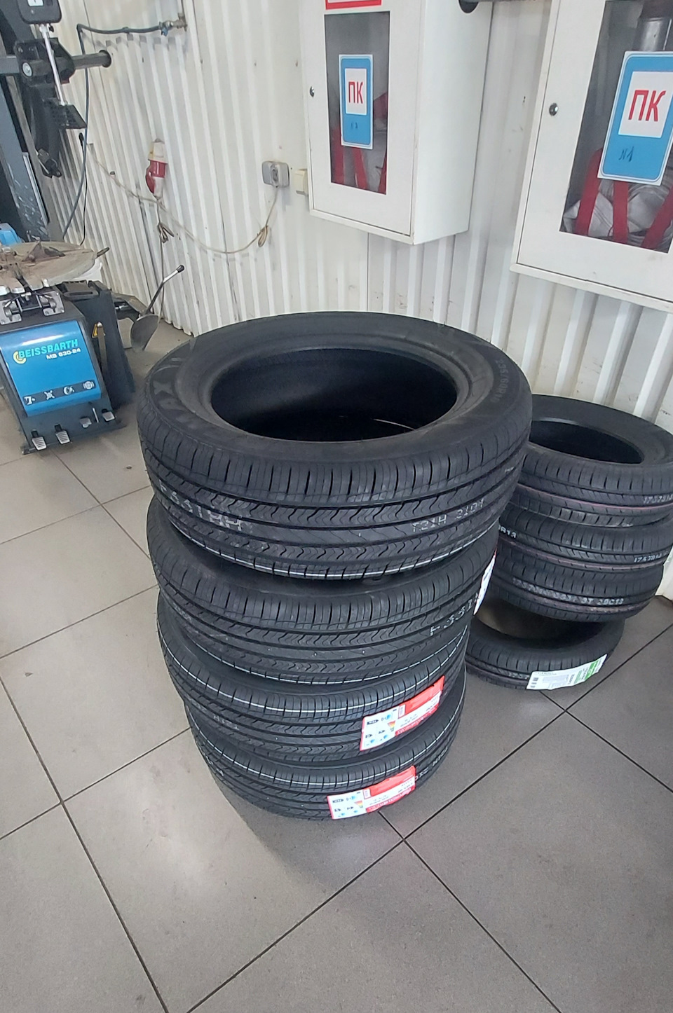 17. FIREMAX FM518 235/60R18 107V XL літо 4