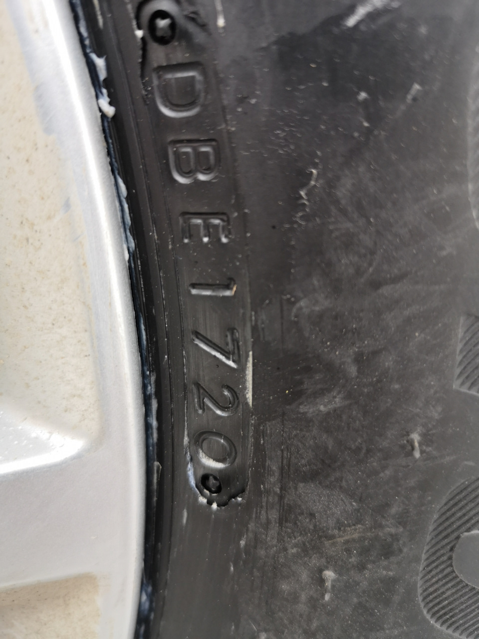 Зимова гума Bridgestone Blizzak DM-V2 3