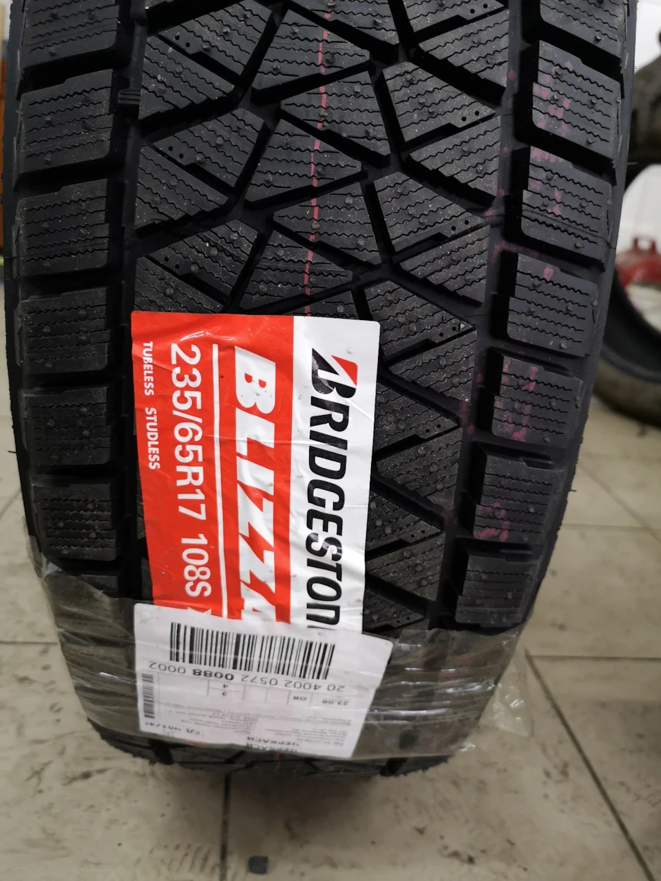 Зимова гума Bridgestone Blizzak DM-V2