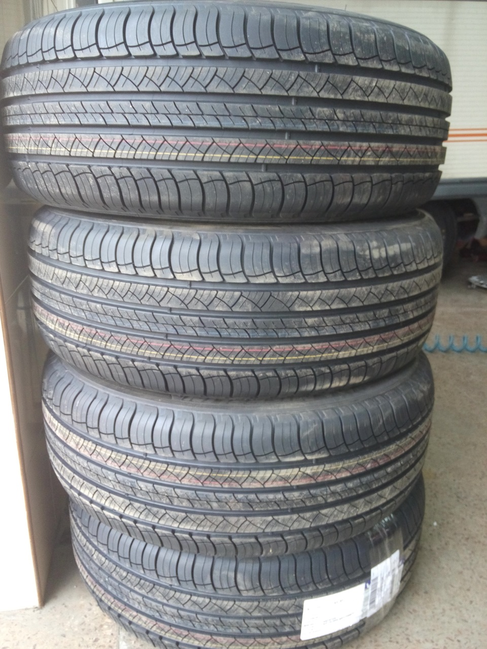 Сезонна заміна шин. Прощавай, Nexen Roadian. Привіт, Michelin. 1