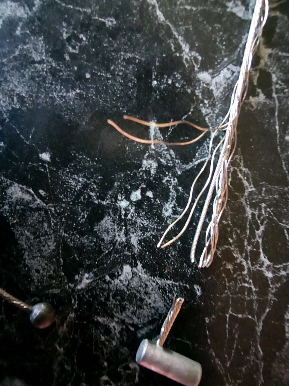 Заміна тросика капота.