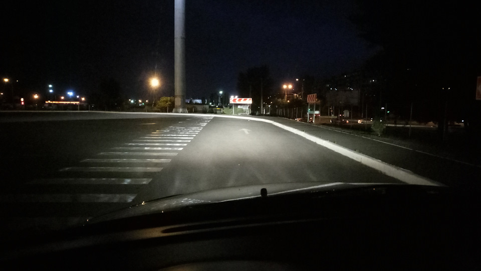 Заміна лампочок ближнього, далекого та ПТФ 4