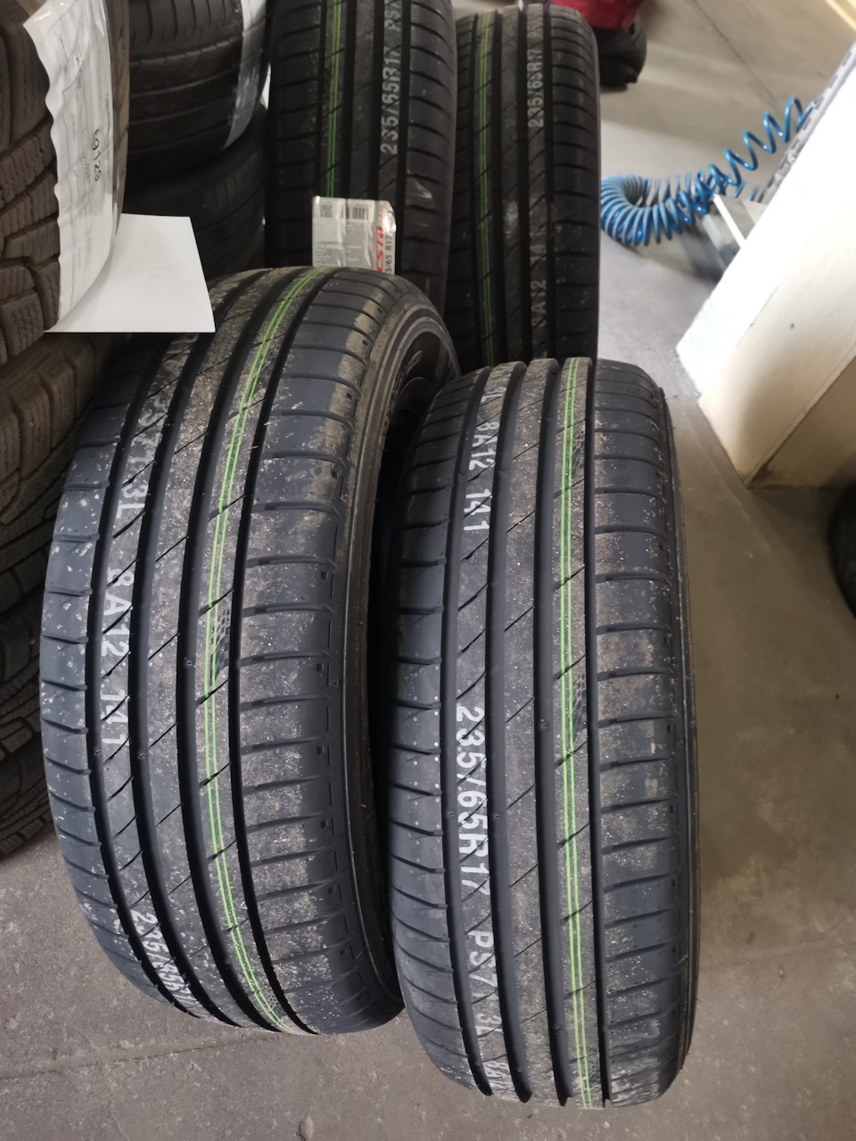 Літні шини Kumho Ecsta PS71 SUV 235/65R17 108V XL 1