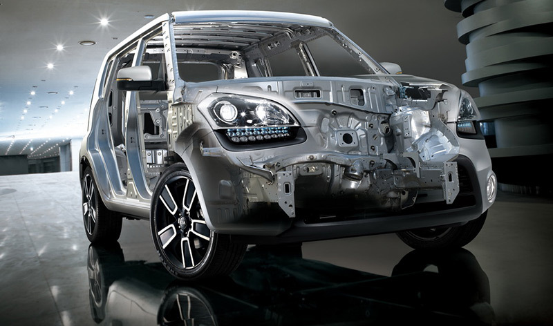 KIA SOUL 2014 пройшов на чудово краш-тест з 25% перекриттям про жорсткий сталевий бар'єр 1