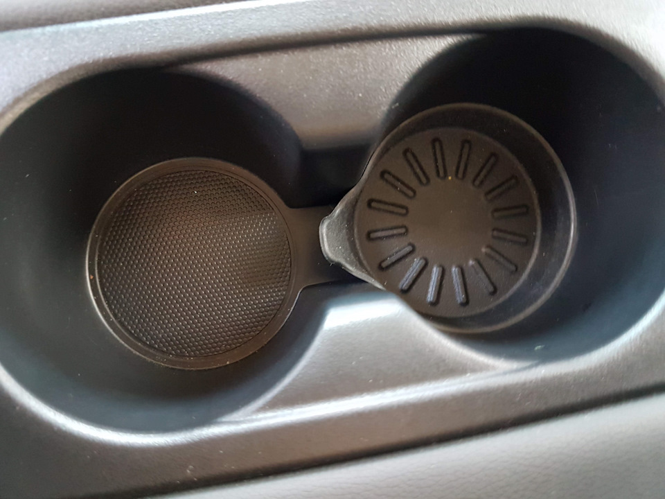 Підставка в підсклянник WeatherTech 3
