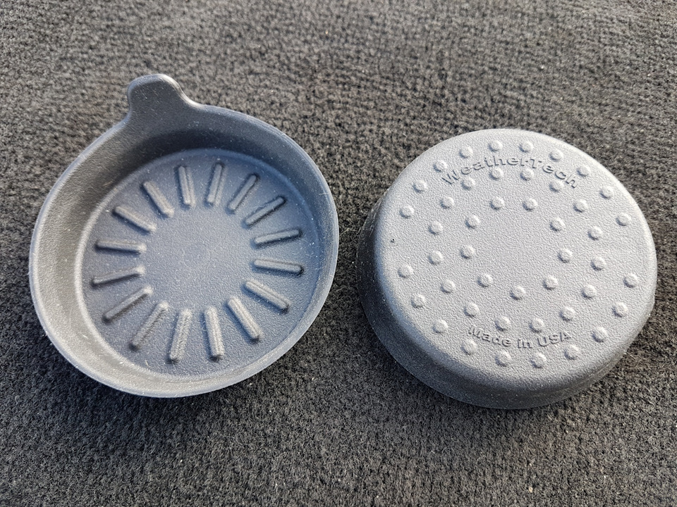 Підставка в підсклянник WeatherTech 1