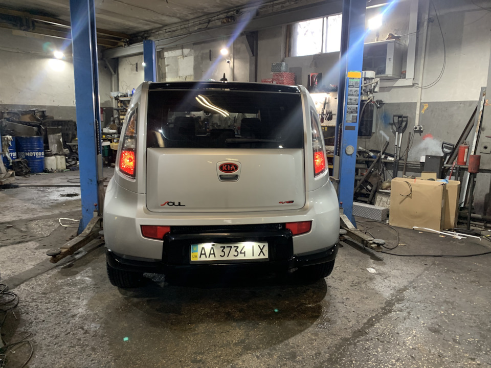 Накладка заднього бампера Kia Soul P8300-2K050 4